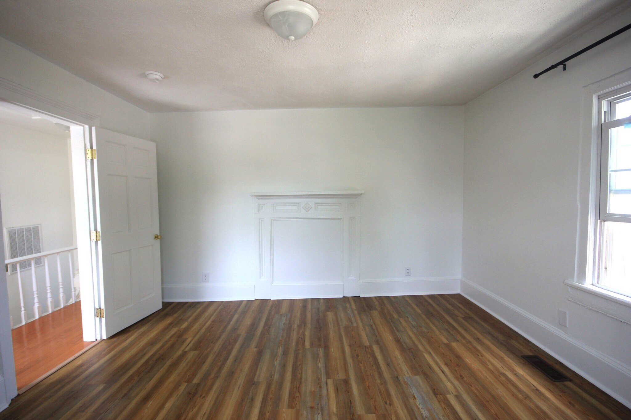Building Photo - 421 9th St NW