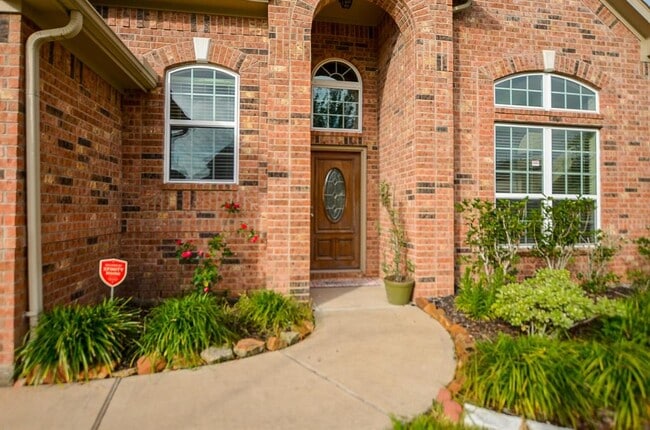 Building Photo - 24923 Diamond Ranch Dr