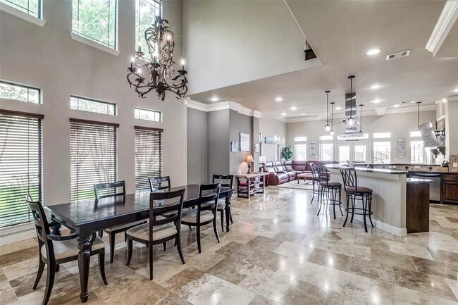 Building Photo - 185 Capetown Way