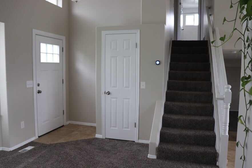 Building Photo - 6793 Mountain Aura Dr