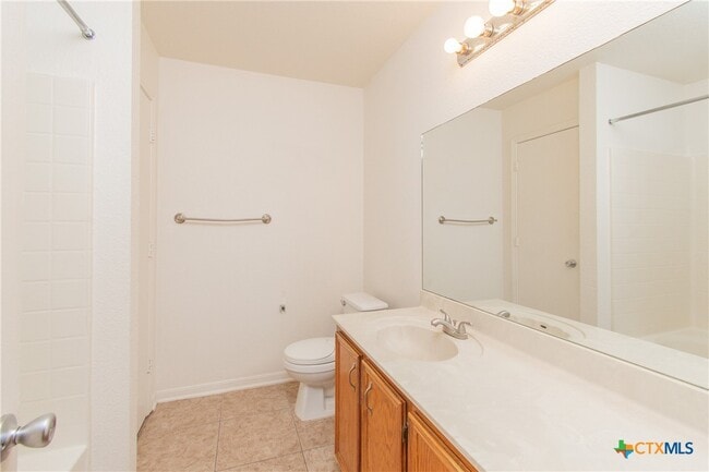 Building Photo - 2907 Lantana Dr