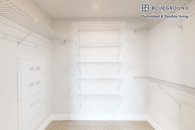 Building Photo - 825 S Myrtle Ave