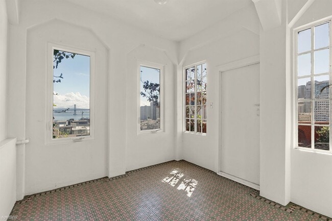 Building Photo - 2 br, 1.5 bath Duplex - 4 Dunnes Aly 4 Dun...