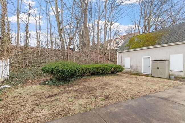 Building Photo - 20 School St