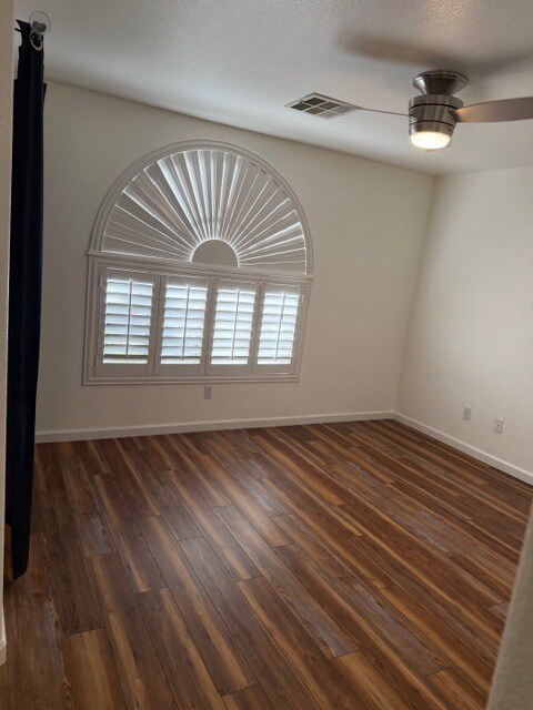 Building Photo - 518 Dawn Cove Dr