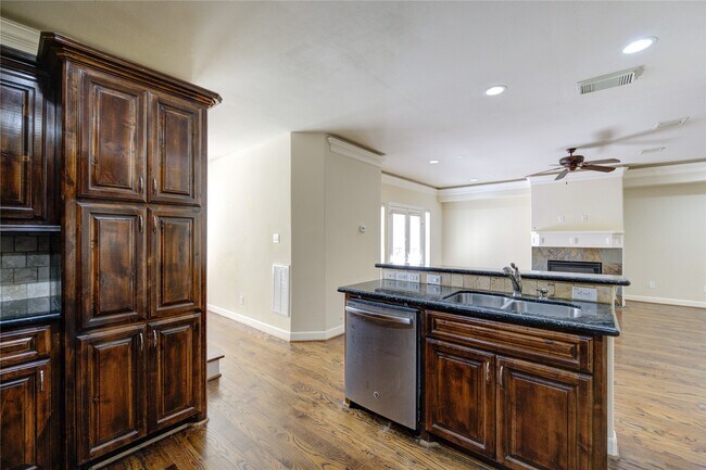 Building Photo - 5813 Washington Ave