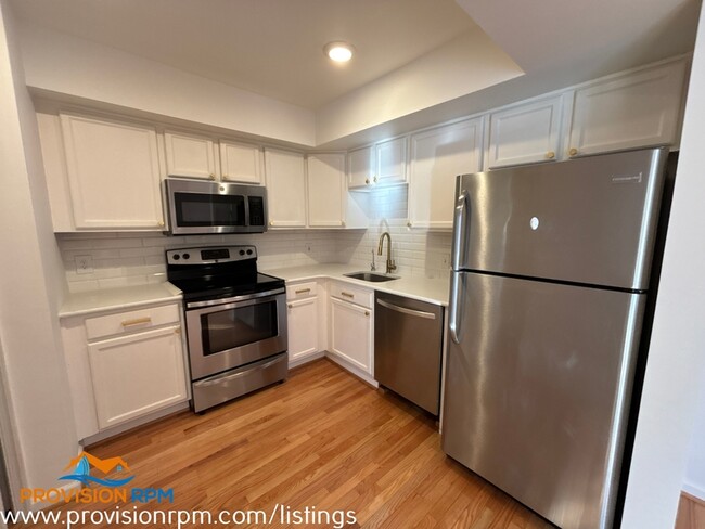 Building Photo - 1618 Bishop Rd