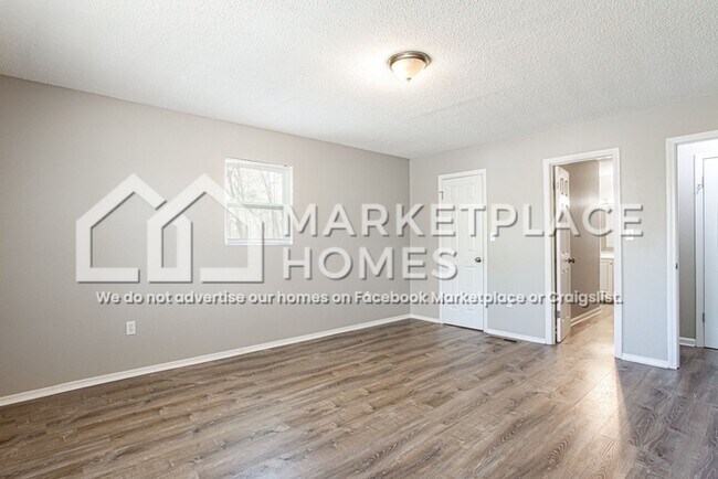 Building Photo - 3824 Cannon Dr