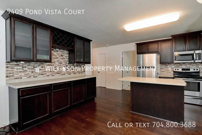 Building Photo - 9409 Pond Vista Court