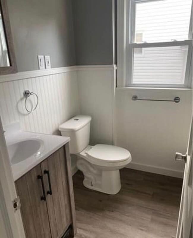 Building Photo - Hunt972