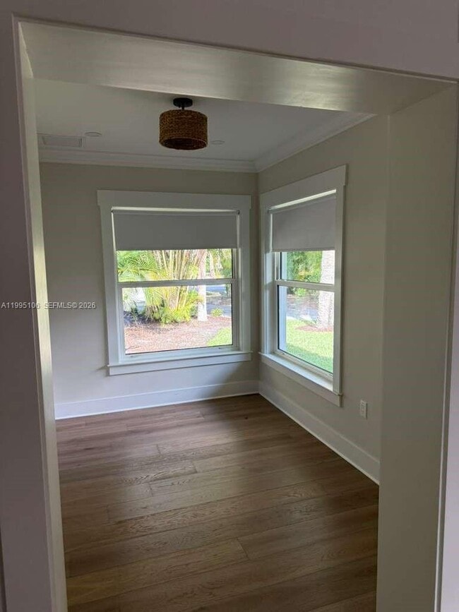 Building Photo - 55 N Sewalls Point Rd