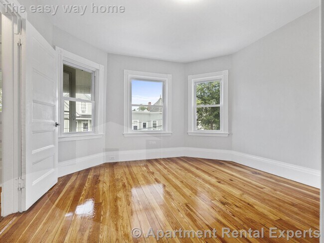 Building Photo - 39 Hancock St