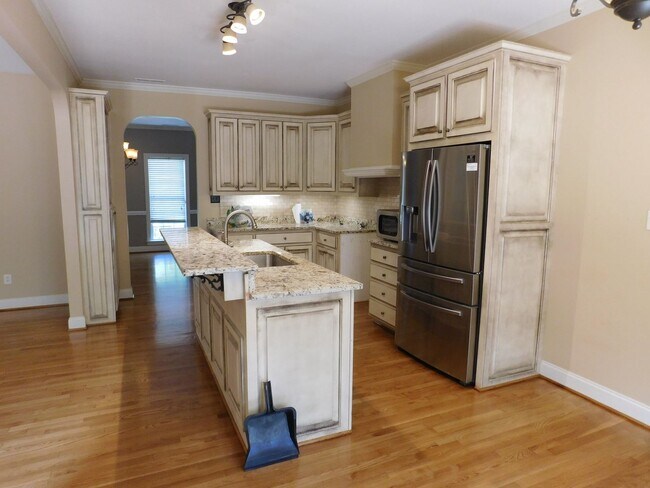 Building Photo - 300 Taliaferro Ln
