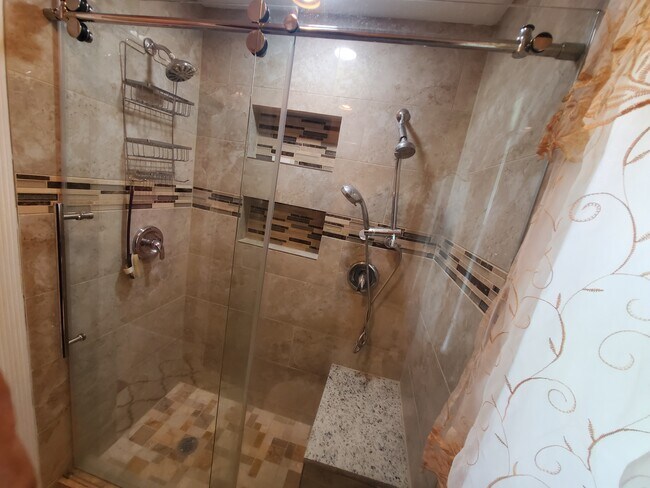 Building Photo - 8423 Tuxford