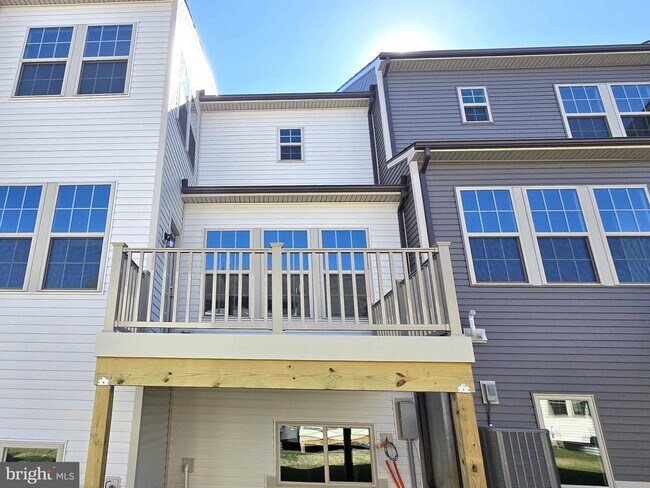 Building Photo - 303 Milton Stamp Dr