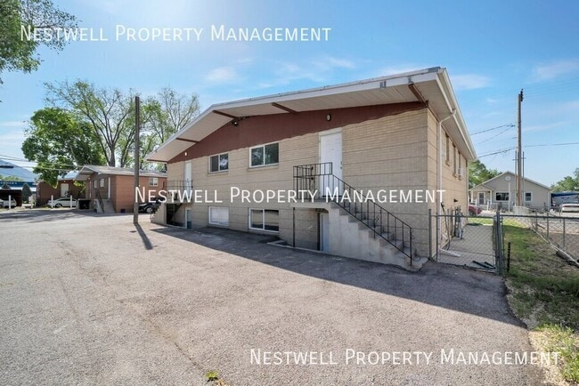 Building Photo - 116 W Angelo Ave