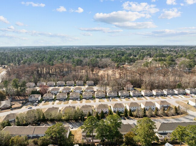 Building Photo - 1533 Pinebrook Court
