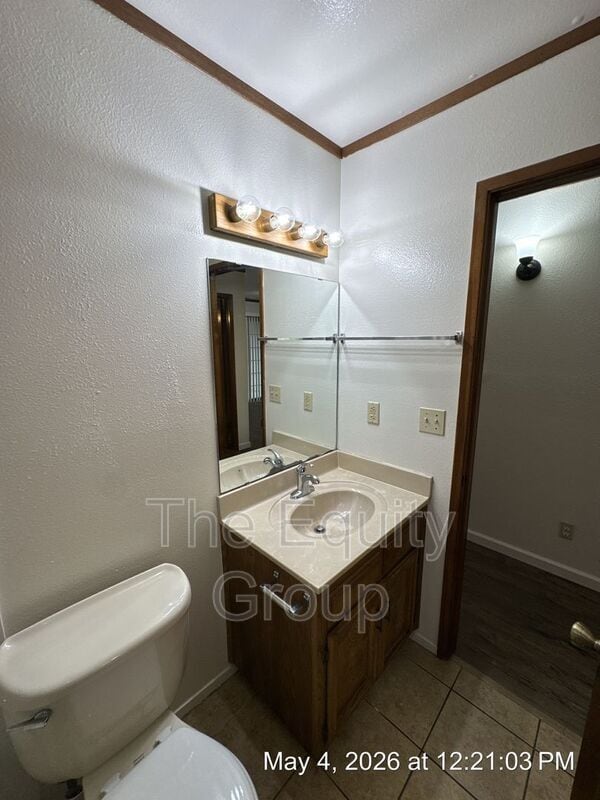 Building Photo - 720 S Linwood St