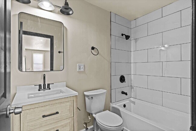 Building Photo - Live in Style – 1BR Townhouse in McKinley ...