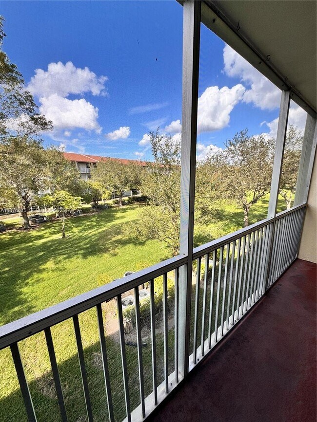 Building Photo - 13355 SW 9th Ct