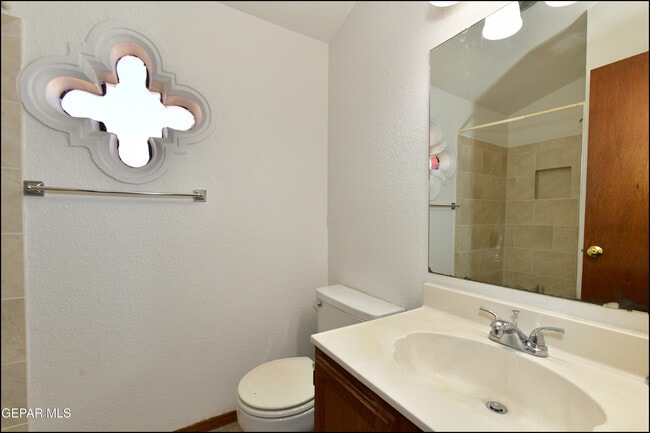 Building Photo - 4872 Maureen Cir