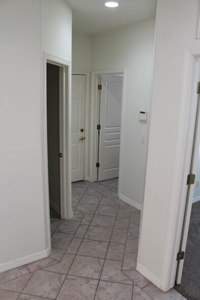Building Photo - 1194 Hawberry Cir