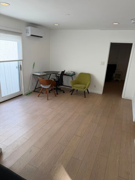 2nd shared living area - 11 20th Ave