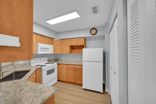 Building Photo - 815 Boynton Beach Blvd