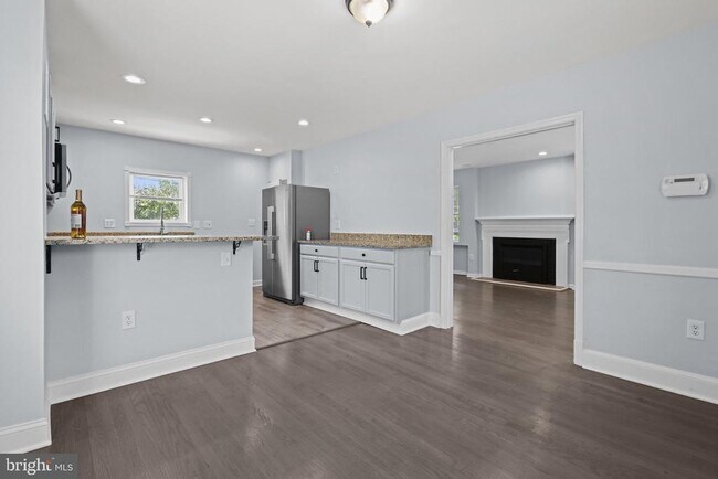 Building Photo - 4225 Cardwell Ave
