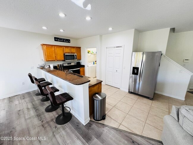 Building Photo - 121 Majestic Bay Ave