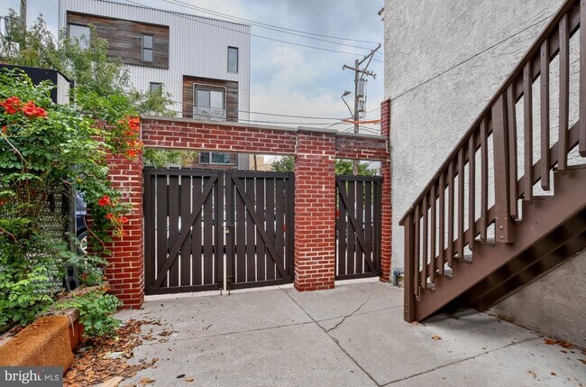 Building Photo - 704 N 18th St