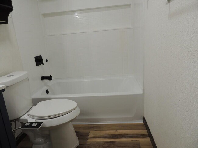 Building Photo - 2816 Catalina Dr