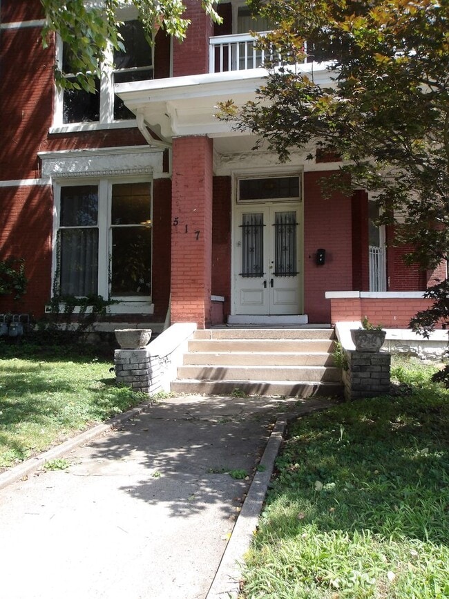 Building Photo - 517 St Catherine St