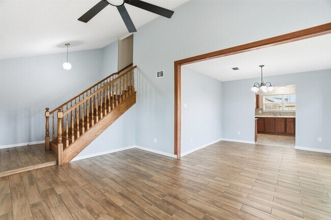 Building Photo - 7235 Battle Hills Dr