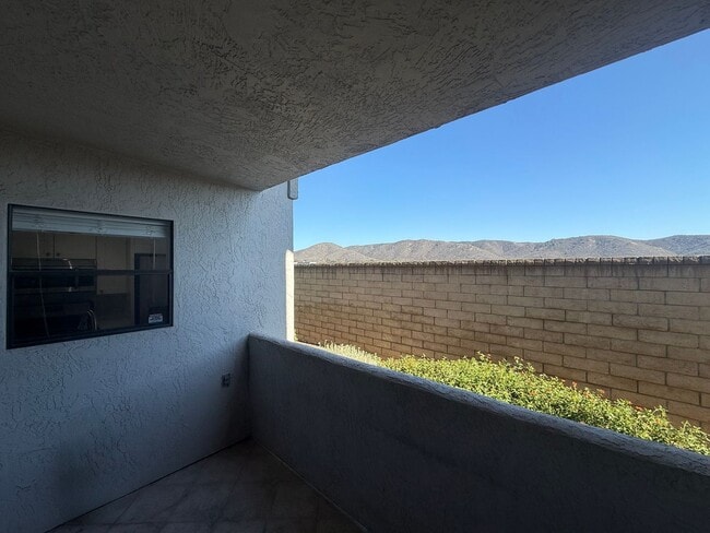 Building Photo - Beautiful 2B/2BA Condo in Rancho Penasquitos!