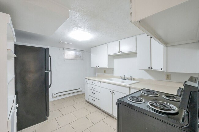 Building Photo - 127 S 1000 W