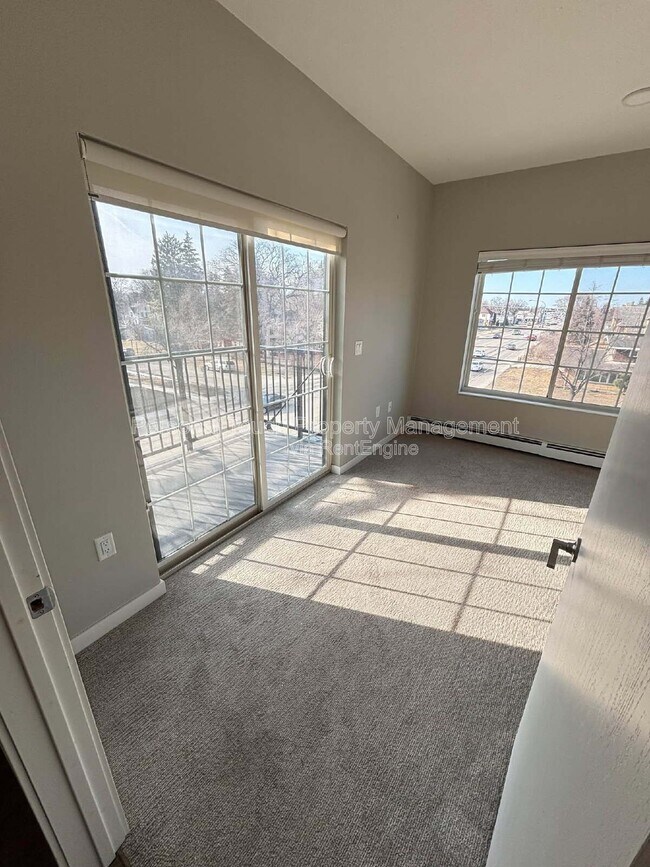 Building Photo - 600 8th St S