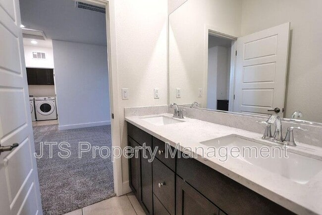 Building Photo - 3513 Birdland Ave