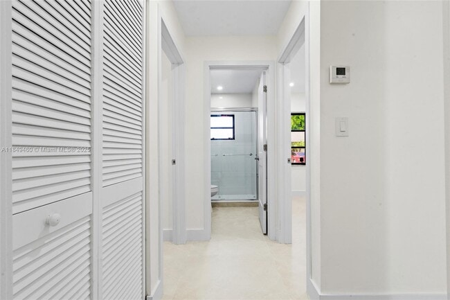 Building Photo - 5402 SW 138th Pl