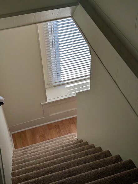 Building Photo - 14837 Keating Ave