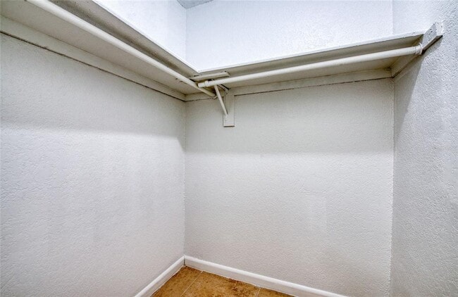 Building Photo - 455 Alt 19