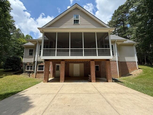 Building Photo - 3021 Hickory Tree Pl