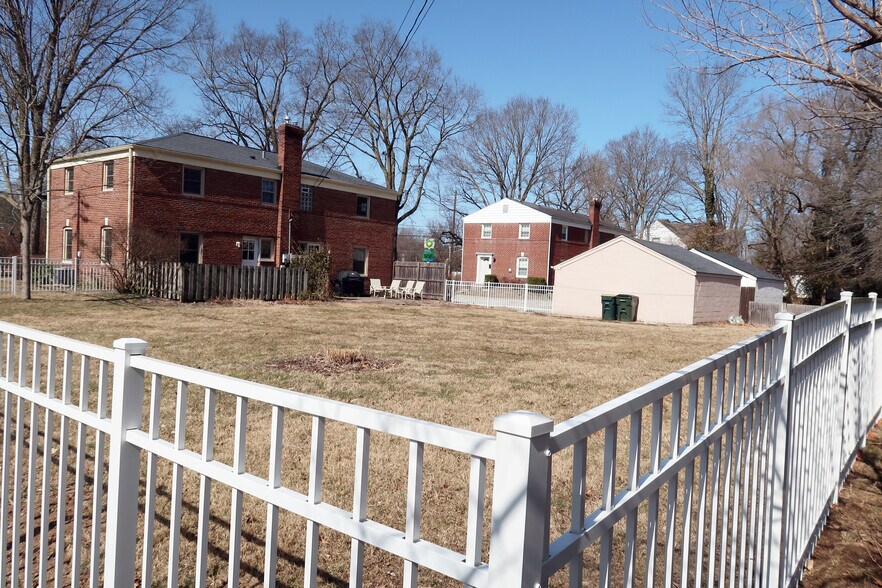 Exterior - 3 - 7043 N College Ave