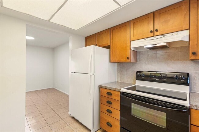 Building Photo - 1248 Lazy Lake Rd W