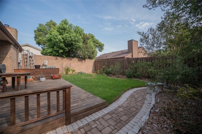 Building Photo - 16623 Park Green Way