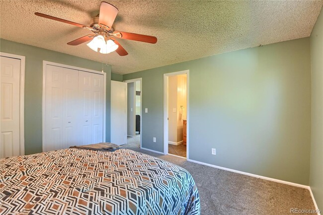 Building Photo - 10419 Iris Way