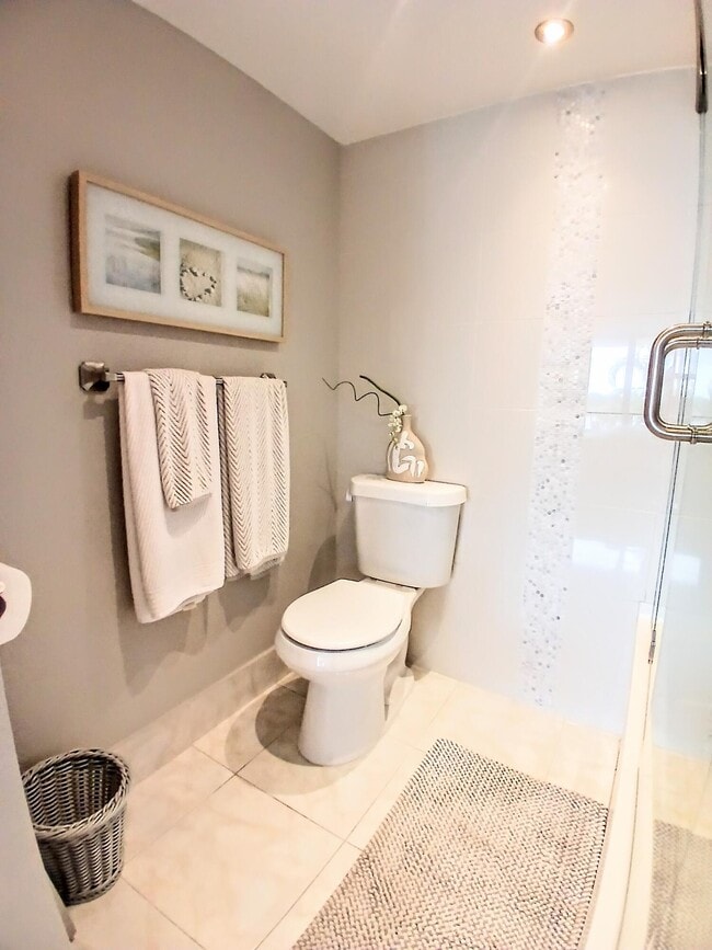 Building Photo - 1830 Embassy Dr