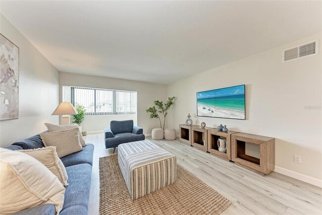 Building Photo - 350 S Polk Dr