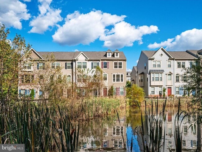 Building Photo - 2321 Marion Rd