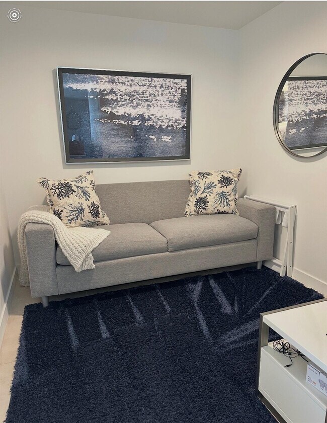 Building Photo - 401 N Birch Rd